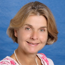 Dr. Ruth TATZER