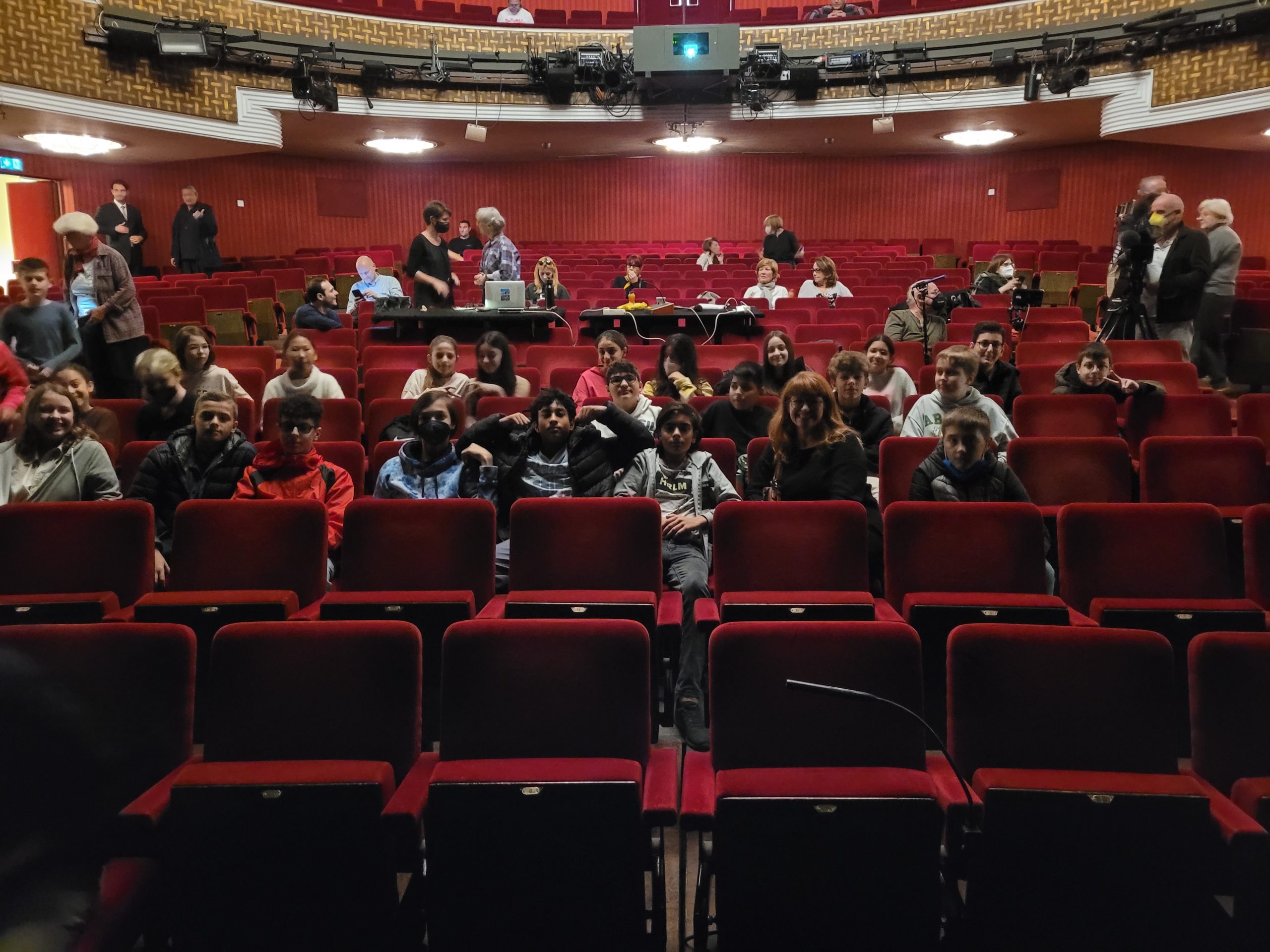 Gibt Es Mehr Räder Oder Türen Auf Der Welt "Mehr als alles auf der Welt" - Die 3C im Akademietheater - Diefenbach